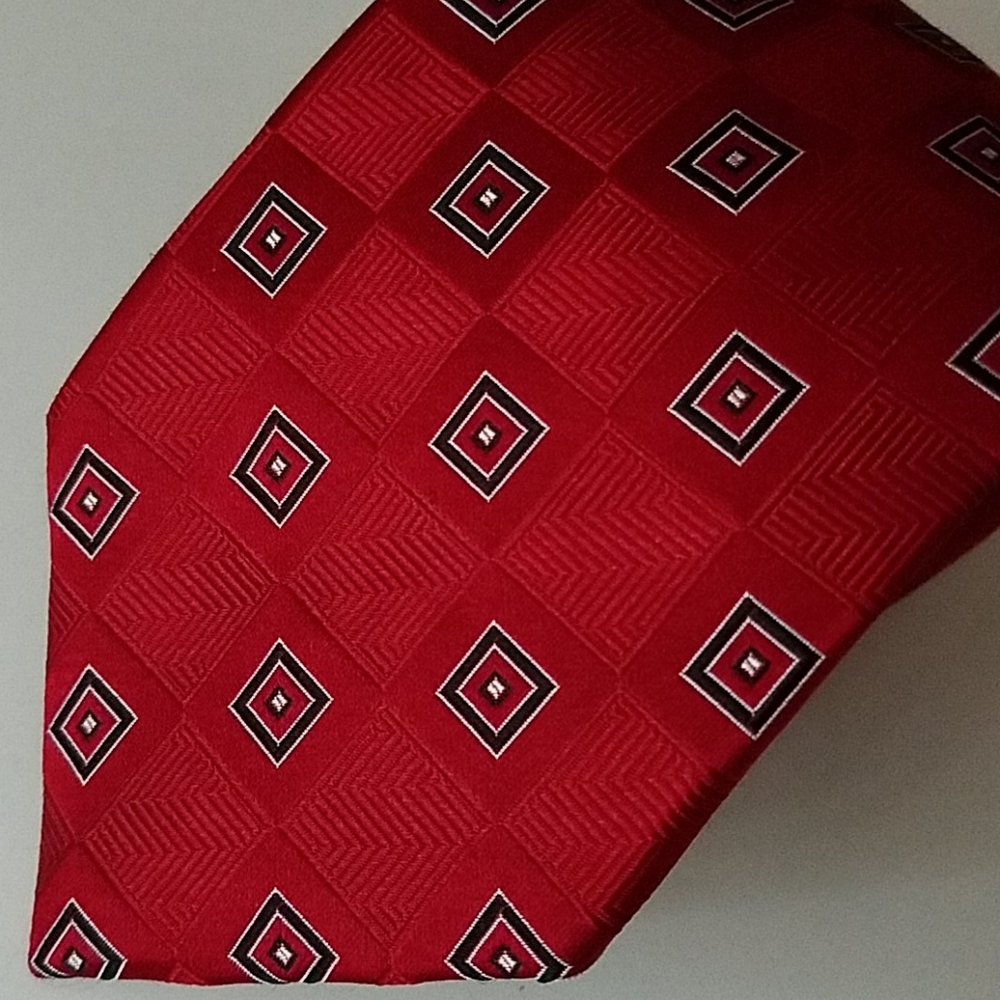 Donald Trump Silk Tie Long 62 1/2" Red Black White